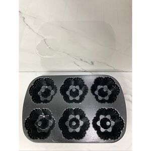 NORDIC WARE Festival Muffin Pan